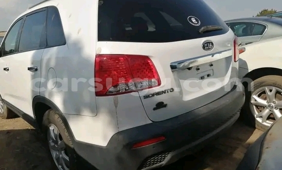 Acheter Occasion Voiture Kia Sorento Blanc à Ouagadougou, Burkina-Faso Acheter Occasion Voiture Kia Sorento Blanc à Ouagadougou, Burkina-Faso