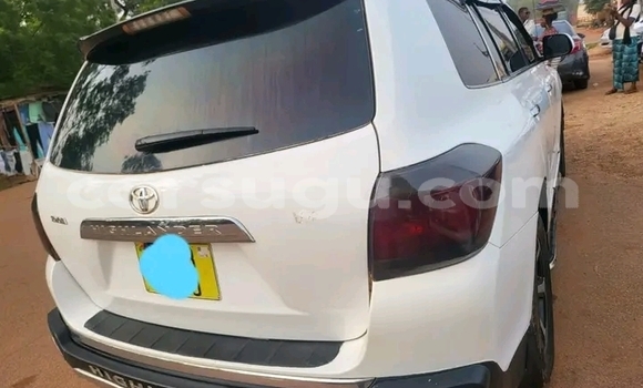 Acheter Occasion Voiture Toyota Highlander Blanc à Ouagadougou, Burkina-Faso Acheter Occasion Voiture Toyota Highlander Blanc à Ouagadougou, Burkina-Faso