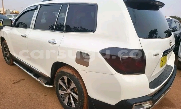 Acheter Occasion Voiture Toyota Highlander Blanc à Ouagadougou, Burkina-Faso Acheter Occasion Voiture Toyota Highlander Blanc à Ouagadougou, Burkina-Faso
