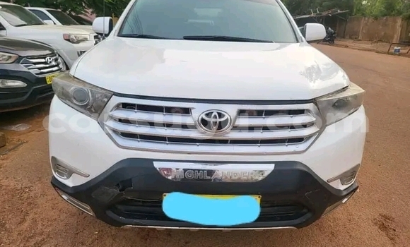 Acheter Occasion Voiture Toyota Highlander Blanc à Ouagadougou, Burkina-Faso Acheter Occasion Voiture Toyota Highlander Blanc à Ouagadougou, Burkina-Faso