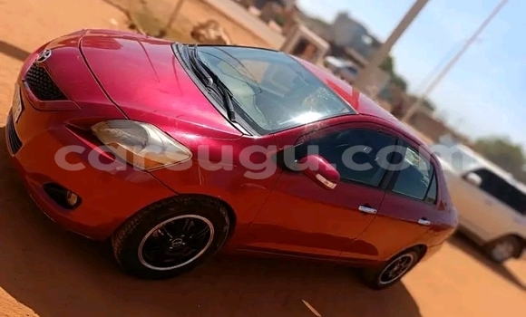 Acheter Occasion Voiture Toyota Yaris Rouge à Ouagadougou, Burkina-Faso Acheter Occasion Voiture Toyota Yaris Rouge à Ouagadougou, Burkina-Faso