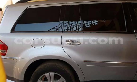 Acheter Occasion Voiture Mercedes-Benz GL–Class Gris à Ouagadougou, Burkina-Faso Acheter Occasion Voiture Mercedes-Benz GL–Class Gris à Ouagadougou, Burkina-Faso