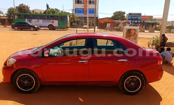 Acheter Occasion Voiture Toyota Yaris Rouge à Ouagadougou, Burkina-Faso Acheter Occasion Voiture Toyota Yaris Rouge à Ouagadougou, Burkina-Faso