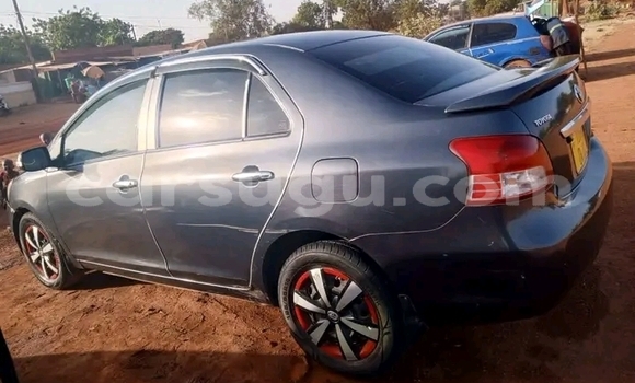 Acheter Occasion Voiture Toyota Yaris Bleu à Ouagadougou, Burkina-Faso Acheter Occasion Voiture Toyota Yaris Bleu à Ouagadougou, Burkina-Faso