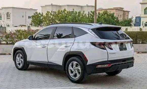 Sayi Na hannu Hyundai Tucson White Mota in Ouagadougou a Burkina Faso Sayi Na hannu Hyundai Tucson White Mota in Ouagadougou a Burkina Faso