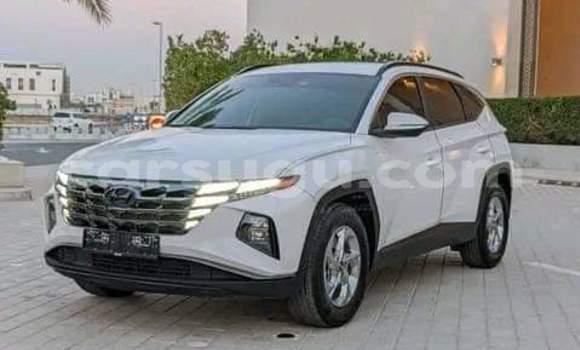 Sayi Na hannu Hyundai Tucson White Mota in Ouagadougou a Burkina Faso Sayi Na hannu Hyundai Tucson White Mota in Ouagadougou a Burkina Faso