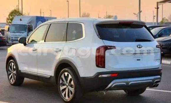 Sayi Na hannu Kia Towner White Mota in Ouagadougou a Burkina Faso Sayi Na hannu Kia Towner White Mota in Ouagadougou a Burkina Faso