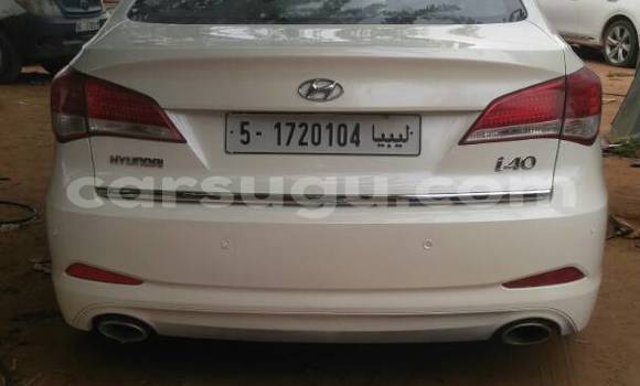Acheter Occasion Voiture Hyundai i40 Blanc à Ouagadougou, Burkina-Faso Acheter Occasion Voiture Hyundai i40 Blanc à Ouagadougou, Burkina-Faso