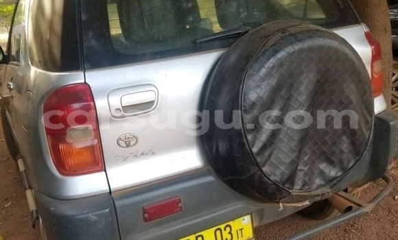 Acheter Occasion Voiture Toyota RAV4 Beige à Ouagadougou, Burkina-Faso Acheter Occasion Voiture Toyota RAV4 Beige à Ouagadougou, Burkina-Faso