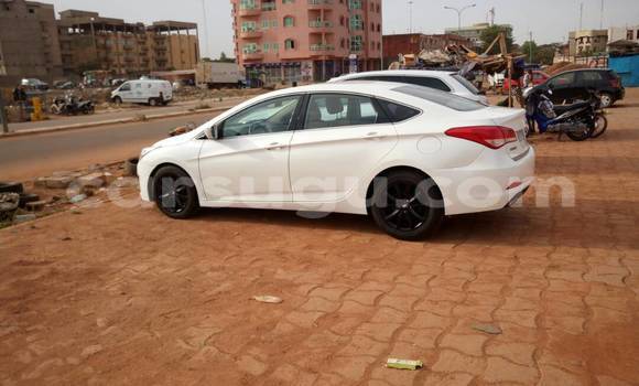 Acheter Occasion Voiture Hyundai i40 Blanc à Ouagadougou, Burkina-Faso Acheter Occasion Voiture Hyundai i40 Blanc à Ouagadougou, Burkina-Faso