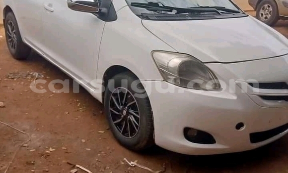 Acheter Occasion Voiture Toyota Yaris Blanc à Ouagadougou, Burkina-Faso Acheter Occasion Voiture Toyota Yaris Blanc à Ouagadougou, Burkina-Faso