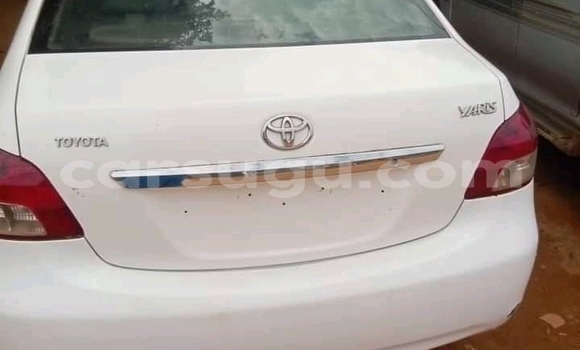 Acheter Occasion Voiture Toyota Yaris Blanc à Ouagadougou, Burkina-Faso Acheter Occasion Voiture Toyota Yaris Blanc à Ouagadougou, Burkina-Faso