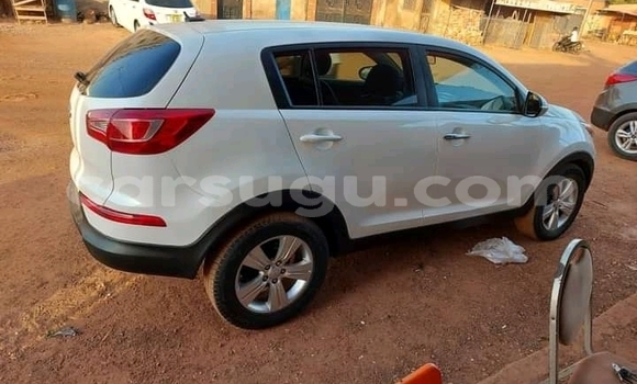 Acheter Occasion Voiture Kia Sportage Blanc à Ouagadougou, Burkina-Faso Acheter Occasion Voiture Kia Sportage Blanc à Ouagadougou, Burkina-Faso