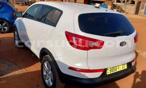 Acheter Occasion Voiture Kia Sportage Blanc à Ouagadougou, Burkina-Faso Acheter Occasion Voiture Kia Sportage Blanc à Ouagadougou, Burkina-Faso