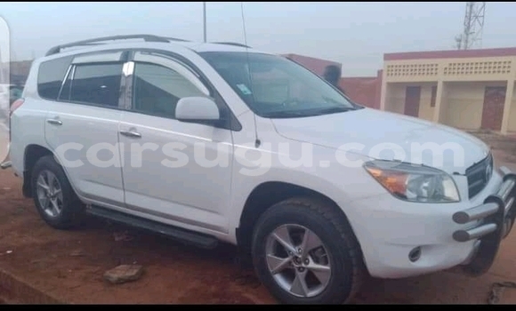 Acheter Occasion Voiture Toyota RAV4 Blanc à Ouagadougou, Burkina-Faso Acheter Occasion Voiture Toyota RAV4 Blanc à Ouagadougou, Burkina-Faso