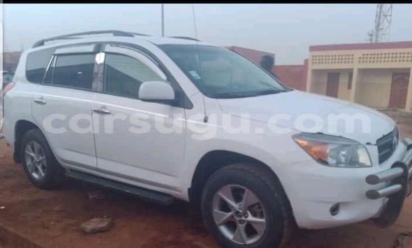 Acheter Occasion Voiture Toyota RAV4 Blanc à Ouagadougou, Burkina-Faso Acheter Occasion Voiture Toyota RAV4 Blanc à Ouagadougou, Burkina-Faso