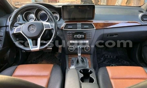 Acheter Occasion Voiture Mercedes-Benz C–Class Noir à Ouagadougou, Burkina-Faso Acheter Occasion Voiture Mercedes-Benz C–Class Noir à Ouagadougou, Burkina-Faso