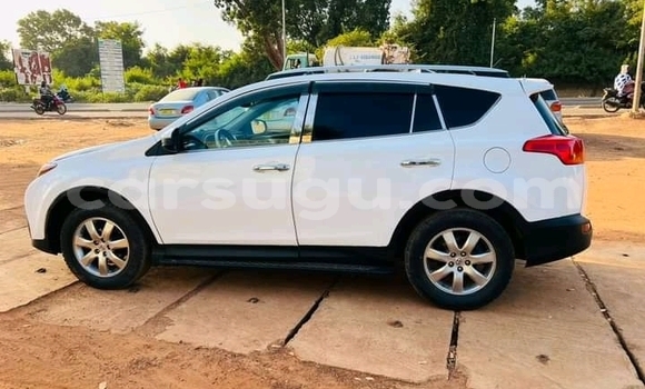 Acheter Occasion Voiture Toyota RAV4 Blanc à Ouagadougou, Burkina-Faso Acheter Occasion Voiture Toyota RAV4 Blanc à Ouagadougou, Burkina-Faso