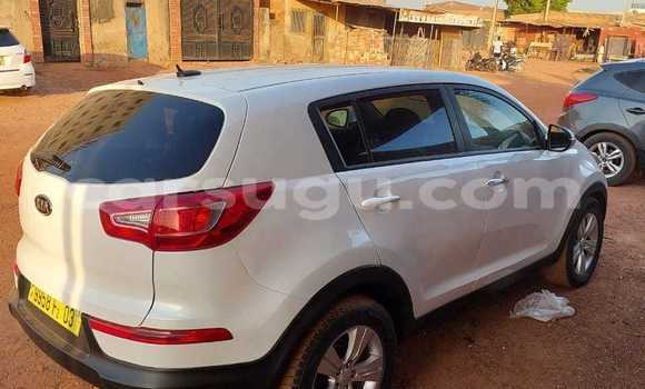 Acheter Occasion Voiture Kia Sportage Blanc à Ouagadougou, Burkina-Faso Acheter Occasion Voiture Kia Sportage Blanc à Ouagadougou, Burkina-Faso