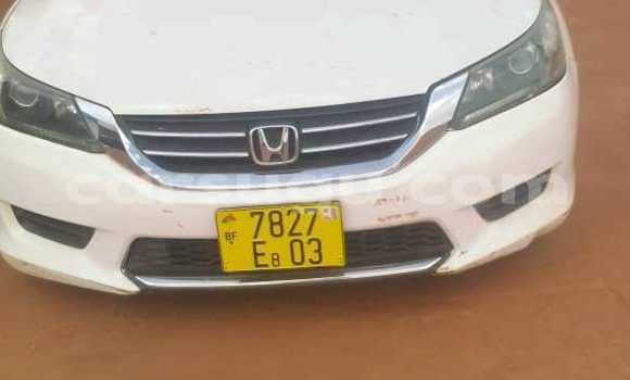 Acheter Occasion Voiture Honda Accord Blanc à Ouagadougou, Burkina-Faso Acheter Occasion Voiture Honda Accord Blanc à Ouagadougou, Burkina-Faso