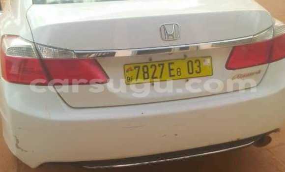 Acheter Occasion Voiture Honda Accord Blanc à Ouagadougou, Burkina-Faso Acheter Occasion Voiture Honda Accord Blanc à Ouagadougou, Burkina-Faso