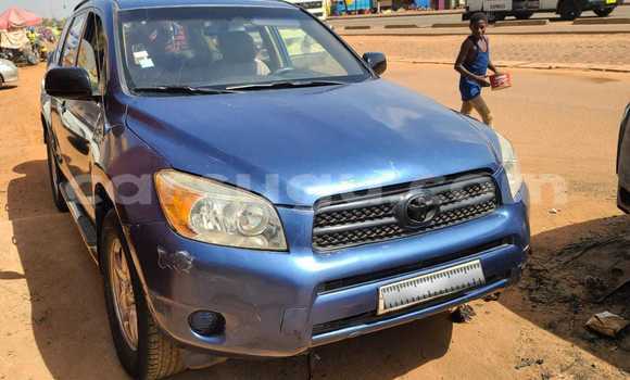 Acheter Occasion Voiture Toyota RAV4 Bleu à Ouagadougou, Burkina-Faso Acheter Occasion Voiture Toyota RAV4 Bleu à Ouagadougou, Burkina-Faso