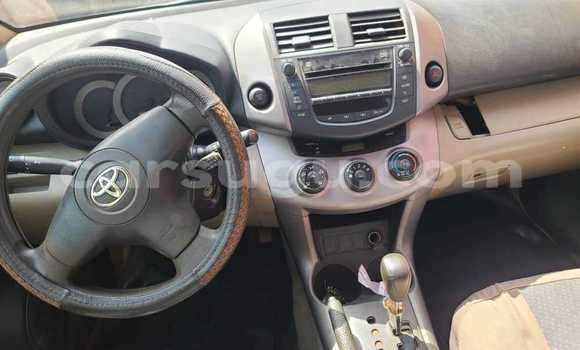 Acheter Occasion Voiture Toyota RAV4 Bleu à Ouagadougou, Burkina-Faso Acheter Occasion Voiture Toyota RAV4 Bleu à Ouagadougou, Burkina-Faso