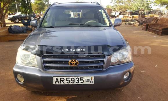 Acheter Occasion Voiture Toyota Highlander Bleu à Ouagadougou au Burkina-Faso Acheter Occasion Voiture Toyota Highlander Bleu à Ouagadougou au Burkina-Faso