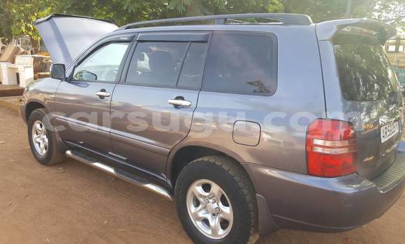 Acheter Occasion Voiture Toyota Highlander Bleu à Ouagadougou, Burkina-Faso Acheter Occasion Voiture Toyota Highlander Bleu à Ouagadougou, Burkina-Faso
