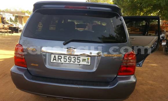 Acheter Occasion Voiture Toyota Highlander Bleu à Ouagadougou, Burkina-Faso Acheter Occasion Voiture Toyota Highlander Bleu à Ouagadougou, Burkina-Faso