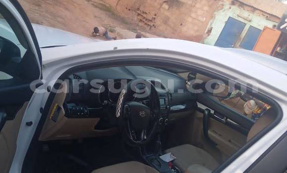 Buy Used Kia Sorento White Car in Gorom–Gorom in Oudalan Buy Used Kia Sorento White Car in Gorom–Gorom in Oudalan