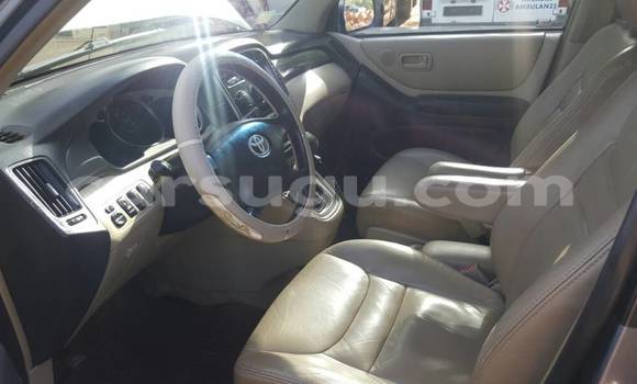 Acheter Occasion Voiture Toyota Highlander Bleu à Ouagadougou, Burkina-Faso Acheter Occasion Voiture Toyota Highlander Bleu à Ouagadougou, Burkina-Faso