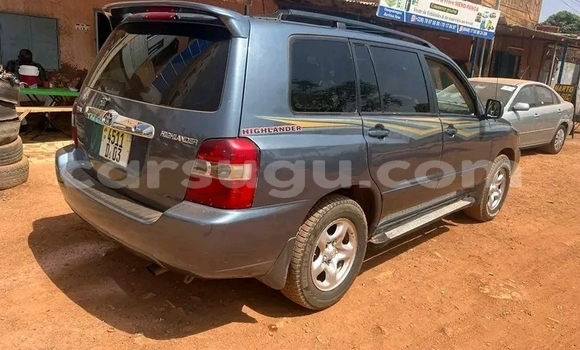 Acheter Occasion Voiture Toyota Highlander Bleu à Ouagadougou, Burkina-Faso Acheter Occasion Voiture Toyota Highlander Bleu à Ouagadougou, Burkina-Faso