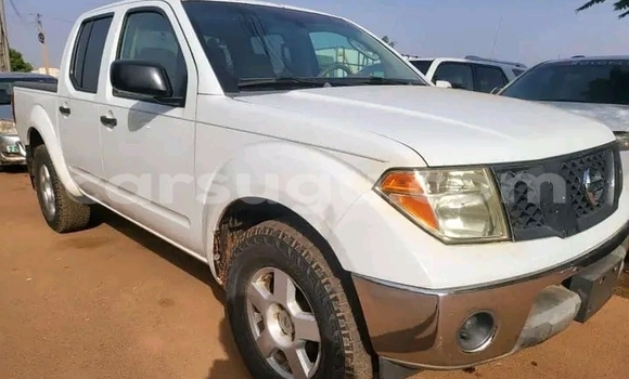 Acheter Occasion Voiture Nissan Navara Blanc à Ouagadougou, Burkina-Faso Acheter Occasion Voiture Nissan Navara Blanc à Ouagadougou, Burkina-Faso