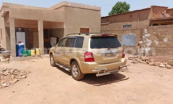 Acheter Occasion Voiture Toyota Highlander Beige à Ouagadougou, Burkina-Faso Acheter Occasion Voiture Toyota Highlander Beige à Ouagadougou, Burkina-Faso
