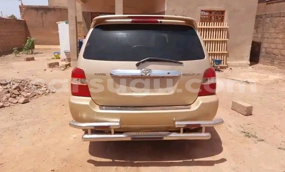 Acheter Occasion Voiture Toyota Highlander Beige à Ouagadougou, Burkina-Faso Acheter Occasion Voiture Toyota Highlander Beige à Ouagadougou, Burkina-Faso