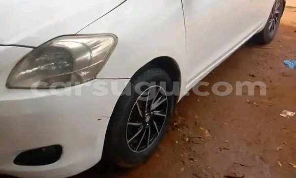 Acheter Occasion Voiture Toyota Yaris Blanc à Ouagadougou, Burkina-Faso Acheter Occasion Voiture Toyota Yaris Blanc à Ouagadougou, Burkina-Faso