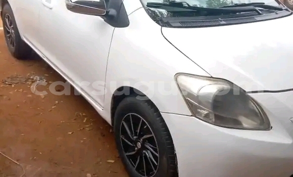 Acheter Occasion Voiture Toyota Yaris Blanc à Ouagadougou, Burkina-Faso Acheter Occasion Voiture Toyota Yaris Blanc à Ouagadougou, Burkina-Faso