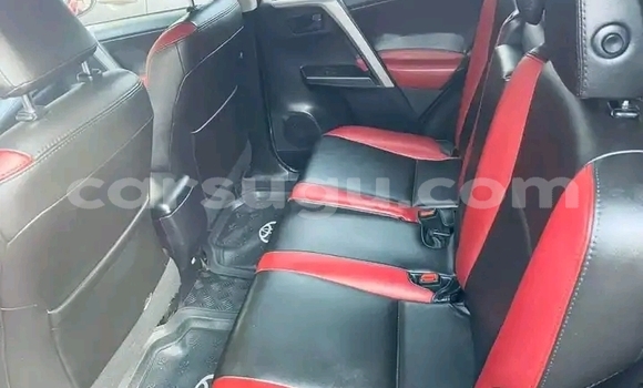 Acheter Occasion Voiture Toyota RAV4 Rouge à Ouagadougou, Burkina-Faso Acheter Occasion Voiture Toyota RAV4 Rouge à Ouagadougou, Burkina-Faso