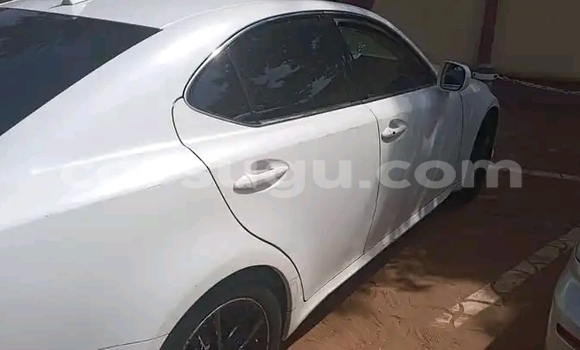 Acheter Occasion Voiture Lexus IS Blanc à Ouagadougou, Burkina-Faso Acheter Occasion Voiture Lexus IS Blanc à Ouagadougou, Burkina-Faso