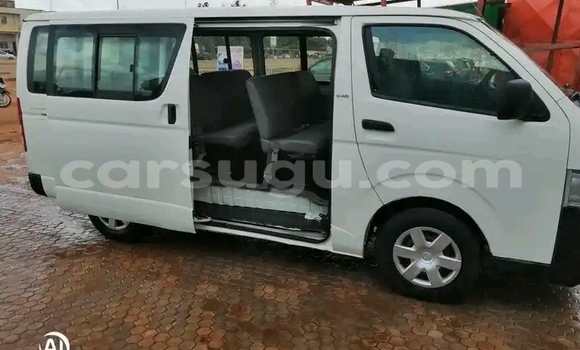 Acheter Occasion Voiture Toyota Hiace Blanc à Ouagadougou, Burkina-Faso Acheter Occasion Voiture Toyota Hiace Blanc à Ouagadougou, Burkina-Faso