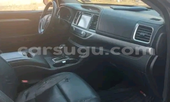 Acheter Occasion Voiture Toyota Highlander Noir à Ouagadougou, Burkina-Faso Acheter Occasion Voiture Toyota Highlander Noir à Ouagadougou, Burkina-Faso