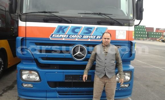 Acheter Occasion Utilitaire Mercedes‒Benz 1840 Blanc à Kaya au Burkina-Faso Acheter Occasion Utilitaire Mercedes‒Benz 1840 Blanc à Kaya au Burkina-Faso