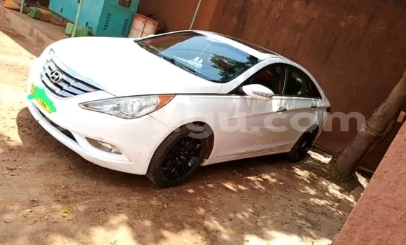 Acheter Occasion Voiture Hyundai Sonata Blanc à Ouagadougou, Burkina-Faso Acheter Occasion Voiture Hyundai Sonata Blanc à Ouagadougou, Burkina-Faso