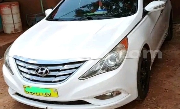 Acheter Occasion Voiture Hyundai Sonata Blanc à Ouagadougou, Burkina-Faso Acheter Occasion Voiture Hyundai Sonata Blanc à Ouagadougou, Burkina-Faso