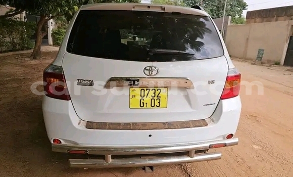 Acheter Occasion Voiture Toyota Highlander Blanc à Ouagadougou, Burkina-Faso Acheter Occasion Voiture Toyota Highlander Blanc à Ouagadougou, Burkina-Faso