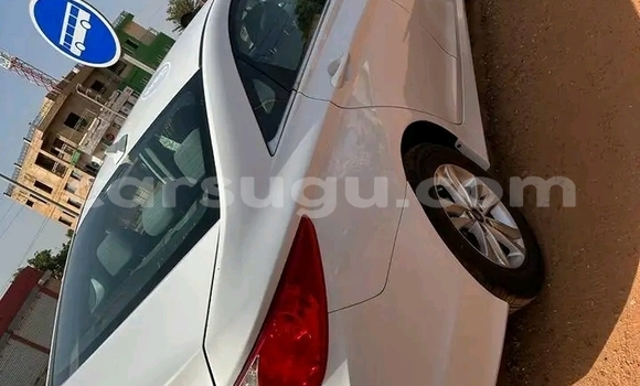 Acheter Occasion Voiture Hyundai Sonata Blanc à Ouagadougou, Burkina-Faso Acheter Occasion Voiture Hyundai Sonata Blanc à Ouagadougou, Burkina-Faso
