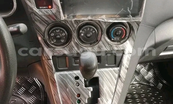 Sayi Na hannu Toyota Matrix White Mota in Ouagadougou a Burkina Faso Sayi Na hannu Toyota Matrix White Mota in Ouagadougou a Burkina Faso