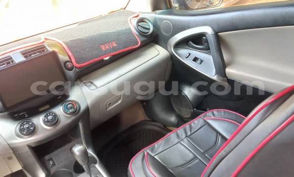 Acheter Occasion Voiture Toyota RAV4 Noir à Bousse, Kourweogo Acheter Occasion Voiture Toyota RAV4 Noir à Bousse, Kourweogo
