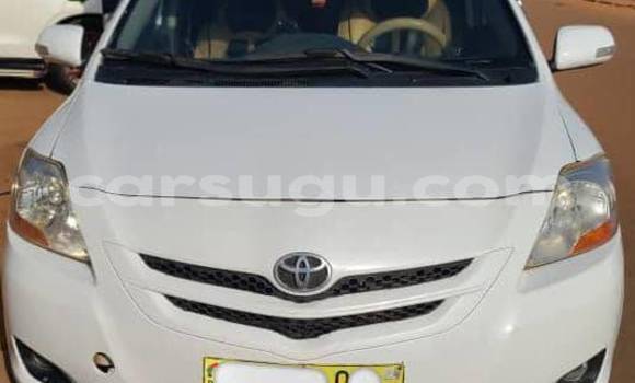 Acheter Occasion Voiture Toyota Yaris Blanc à Ouagadougou, Burkina-Faso Acheter Occasion Voiture Toyota Yaris Blanc à Ouagadougou, Burkina-Faso